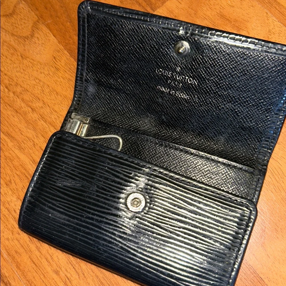 Authentic Louis Vuitton Epi Leather 6 Key Holder Wallet